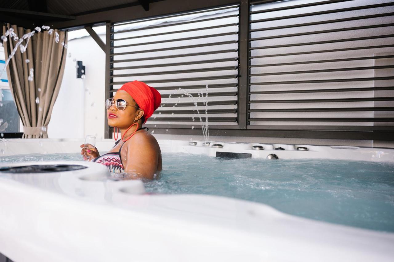 Deluxe Studios With Spa Included Portsmouth Buitenkant foto